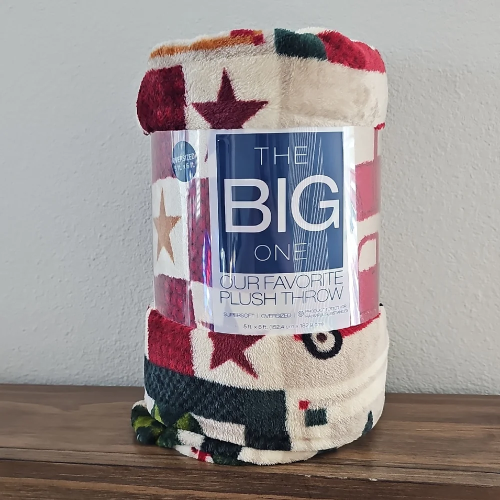 The Big One Festive Plush Throw Blanket - Red, Green, Cream